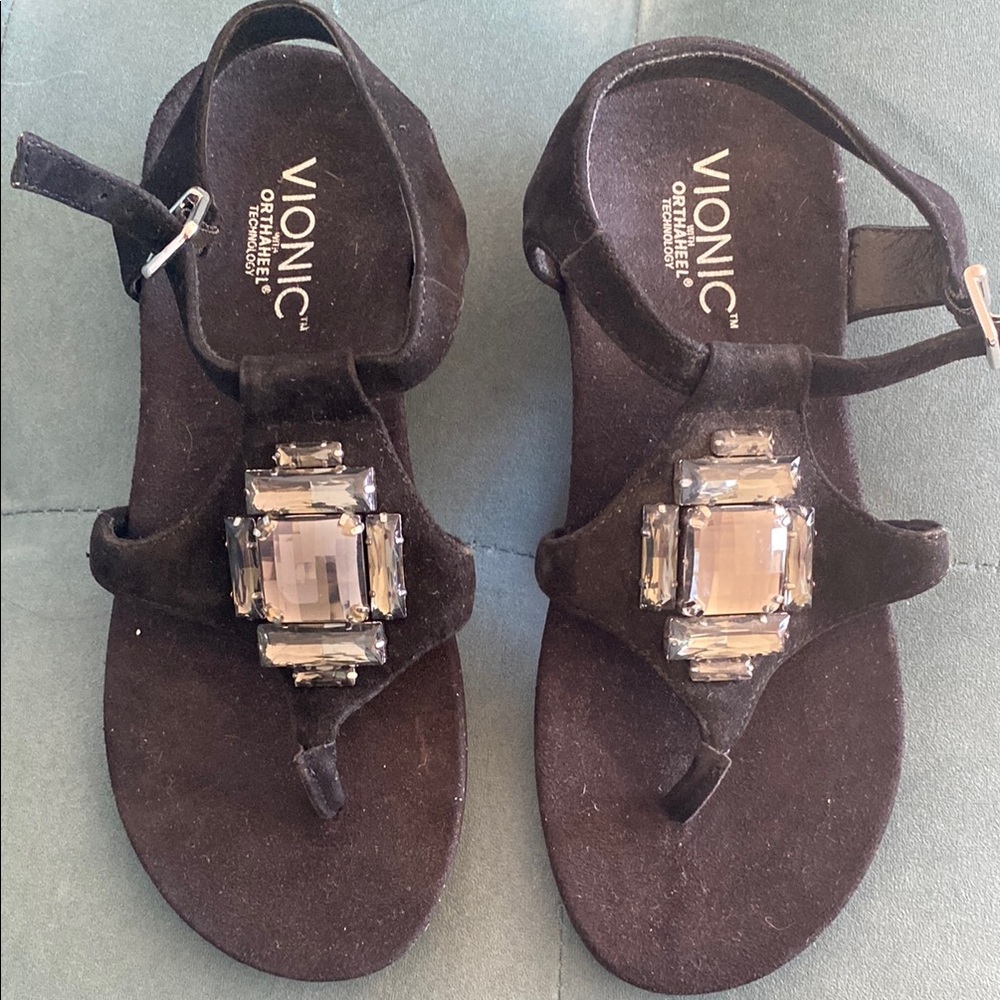 Vionic Black Sandals with T-Strap Design